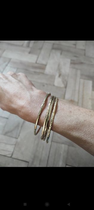 Zestaw 4 jednakowych bransoletek