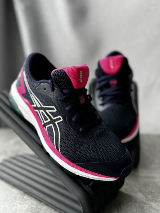 Asics кросівки для бігу