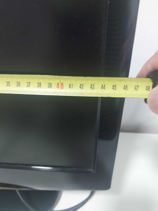 Tv led  Mitsau mais suporte de parede