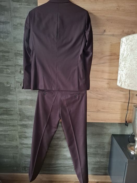 Garnitur męski kolor ciemny bordo