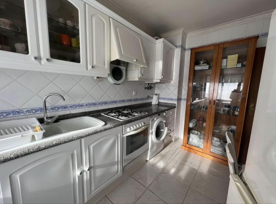 Aluga-se Apartamento T3 - Buarcos