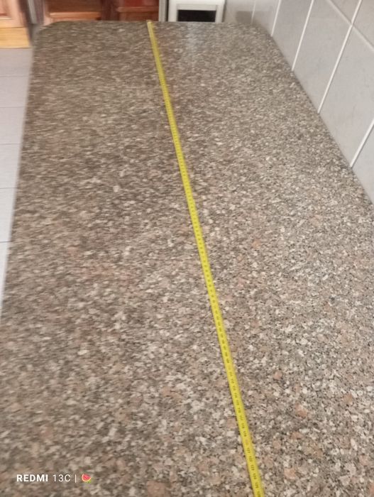 Mesa de cozinha em pedra