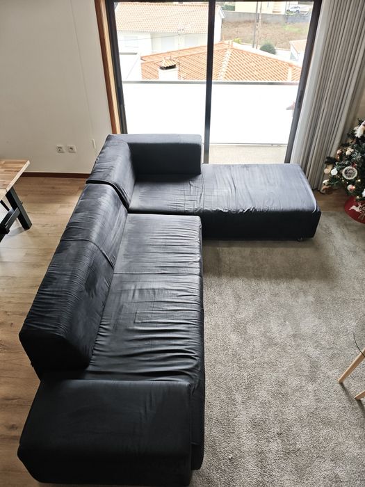 Sofá Aquinos preto com chaise longue