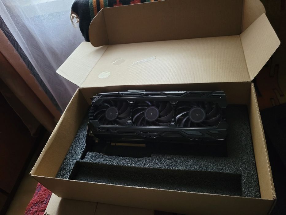 Відеокарта Inno3d GeForce GTX 1080Ti на 11Gb з ньюансом
