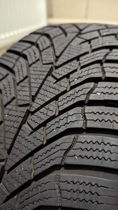 Шини 205/45 R17 88V Kumho WinterCraft WP52