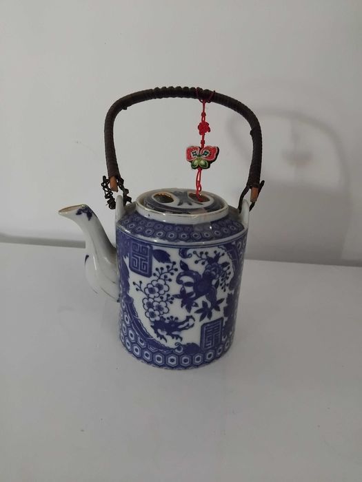 Bule de chá em porcelana chinesa