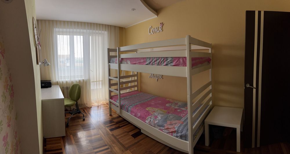 Продается  4 ком квартира по ул Сергея Синенко 8/9