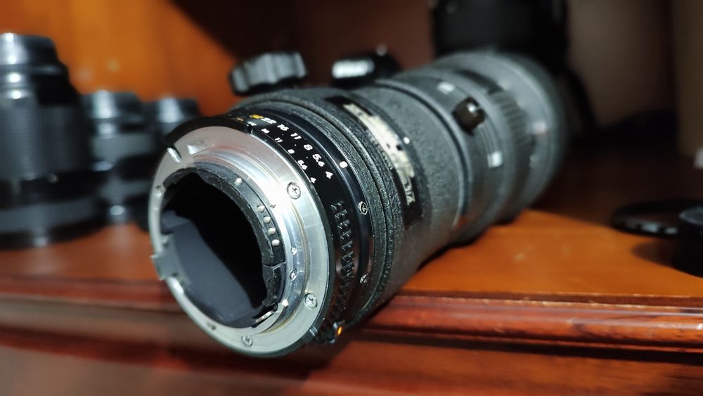 Nikon Afd 300 f4