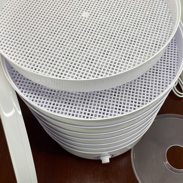 Сушилка для овощей и фруктов Помічниця 30л 7 лотков 650Вт