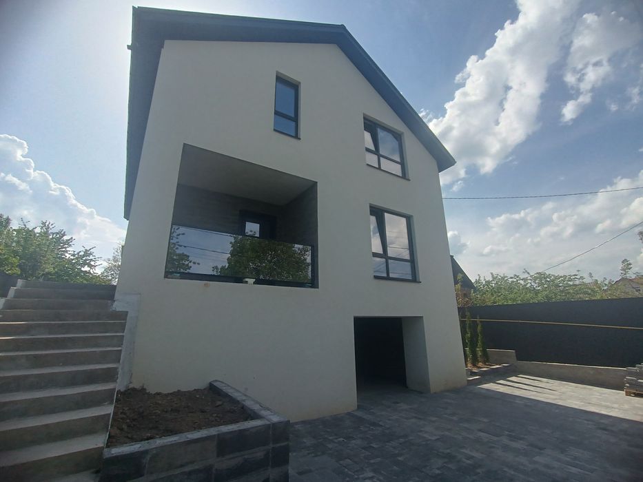 Продаж будинку 183 м2, 5 кімнат, землі 6 соток