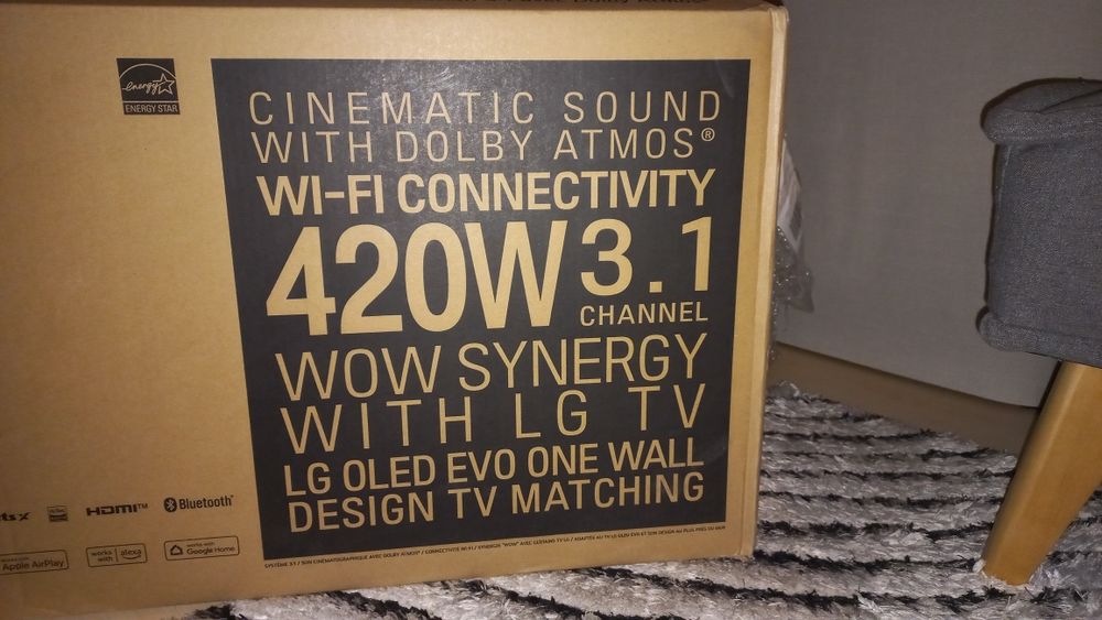 Vendo LG Soundbar Dolby Atmos com 3.1 canais SG10TY nova e selada