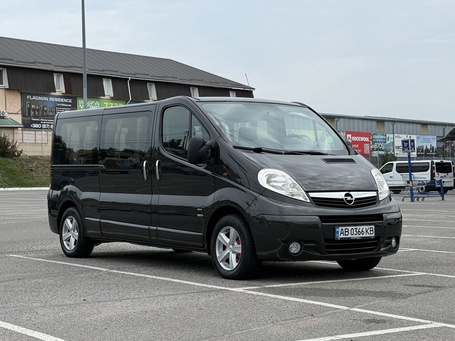 Бус Opel Vivaro 2009 Пасажир, Довга база (2.0 dCi) обмін, лізинг