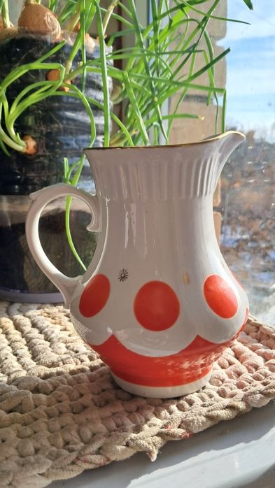 Фарфор.  Кувшин.
 Городницкий ФЗ.