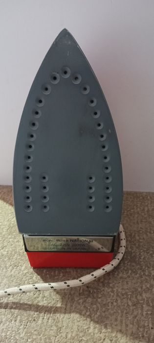 Утюг б/у  -  1 kW