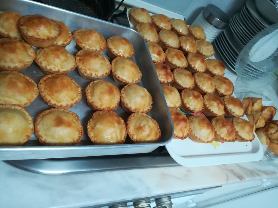 Empadas, rissois, croquetes, tartes bolas de carne