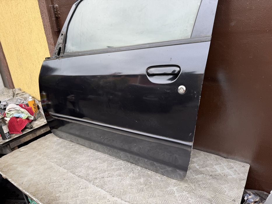 Дверь водителя Митсубиси кольт 08 mitsubishi colt