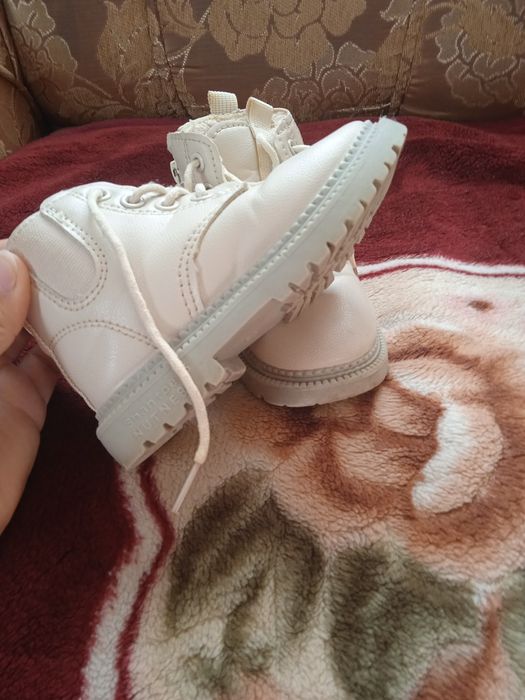 Чоботи, чобітки , черевики