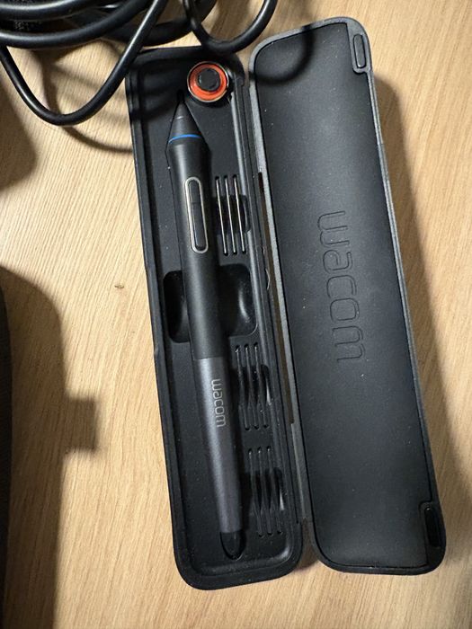 Wacom Cintiq 13HD Creative Pen Display tablet graficzny