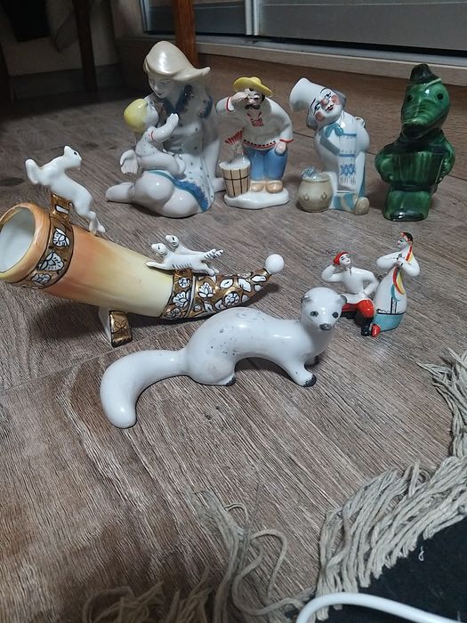 Продам фарфоровые статуэтки
