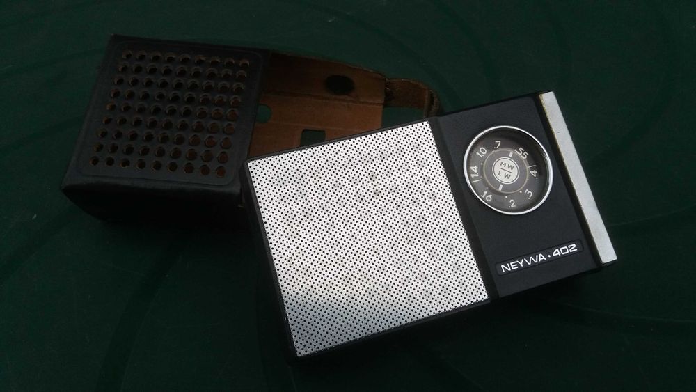1970-te     Radyjko   '' NEYWA '' 402  ,made in USSR