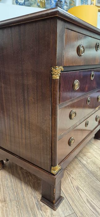 Komoda w stylu Empire (styl Cesarstwa) klasycyzm Francja mahoń kolumny