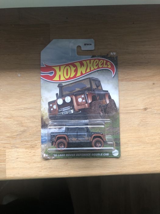 Hot Wheels land rover defender