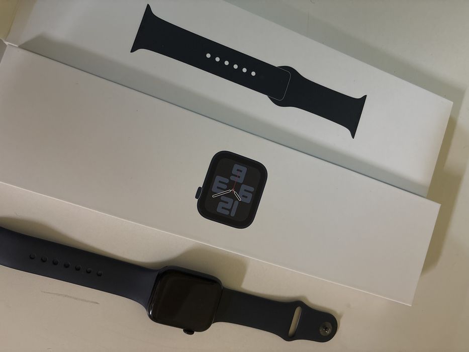 Apple Watch SE ( 2nd GEN) 44 mm GPS