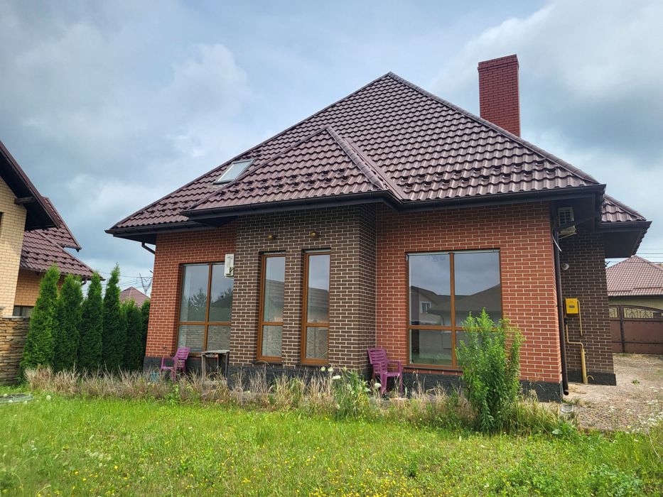 Продам  Новий будинок з ремонтом + ділянка 8 сот