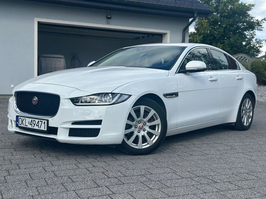 Jaguar XE Salon PL , faktura VAT23%, BiXenony ,Czarna skóra , Navi , Kamera ,