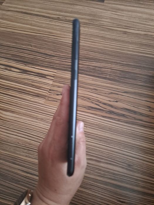 Huawei MediaPad T5  планшет 
Пише взаді