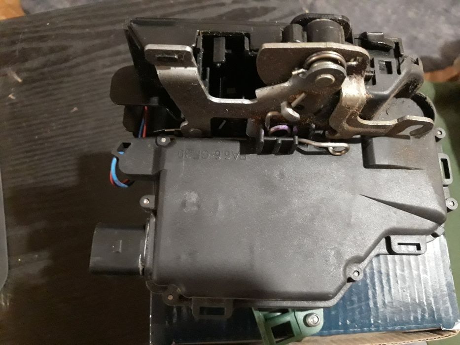 Замок дверной Фольцваген Гольф