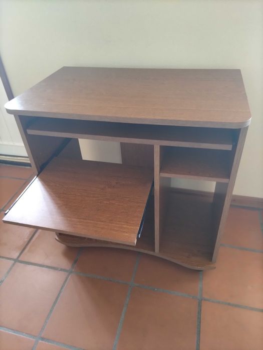 Móvel / Secretária de Computador com rodas