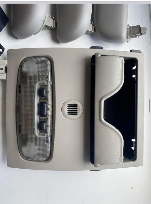 Футляр для окулярів в авто