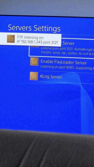 Playstation 4 com 2 comandos desbloqueada hen