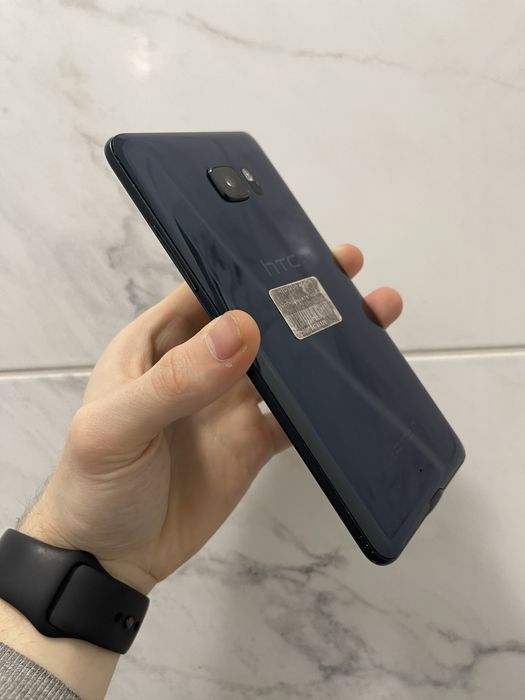 Мобільний телефон HTC U Ultra 4/64 GB ідеальний стан