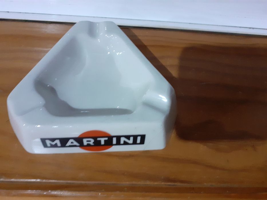 Lanterna vermelha antiga conforme foto.