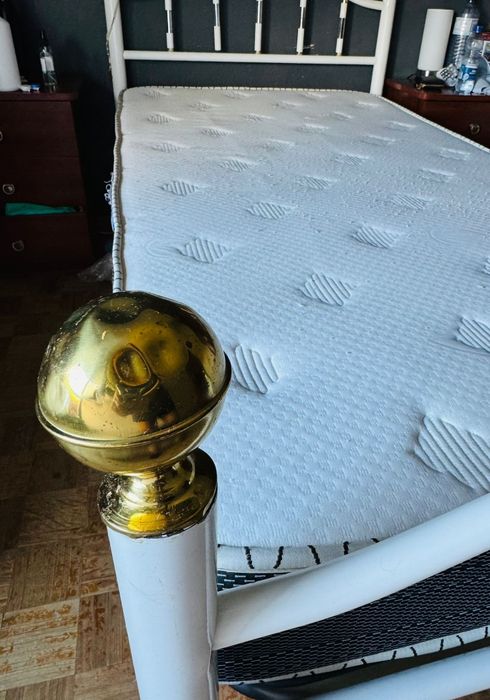Vendo Cama + colchão
