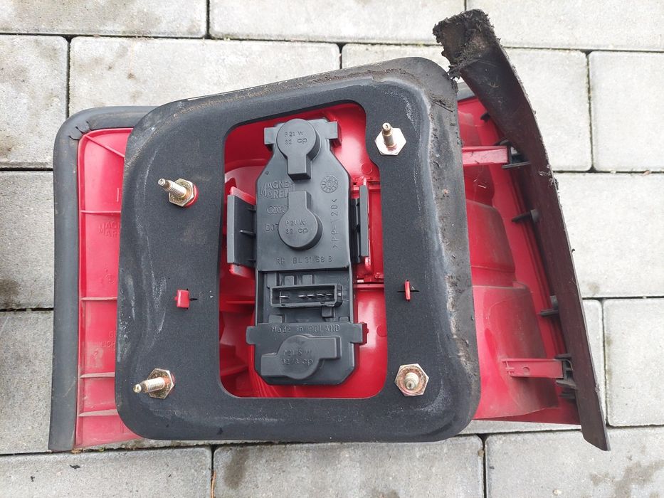 Audi A6 2.4 C5 lampa tylna Prawa