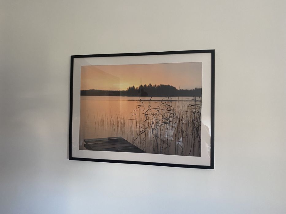 Quadro decorativo com moldura de cor preta