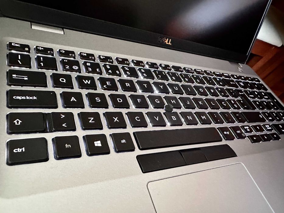 Dell Latitude 5510 15.6" Full HD / i5-10210 Quad Core / 16 GB RAM / 500 GB SSD64283902217730121