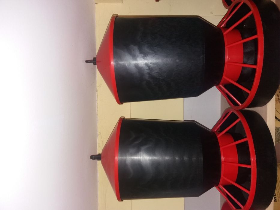 Karmnik zasypowy 10kg. dla kur, pawi, kaczek, gołębi.