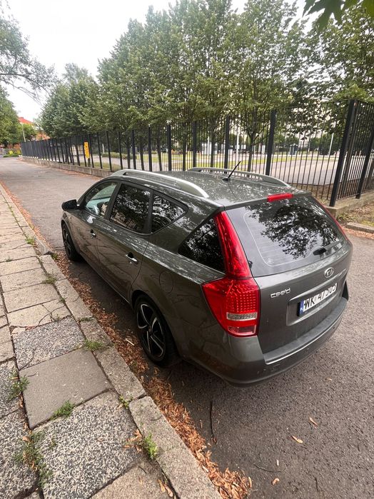 Kia Ceed 1.4 benzyna 2011 kombi