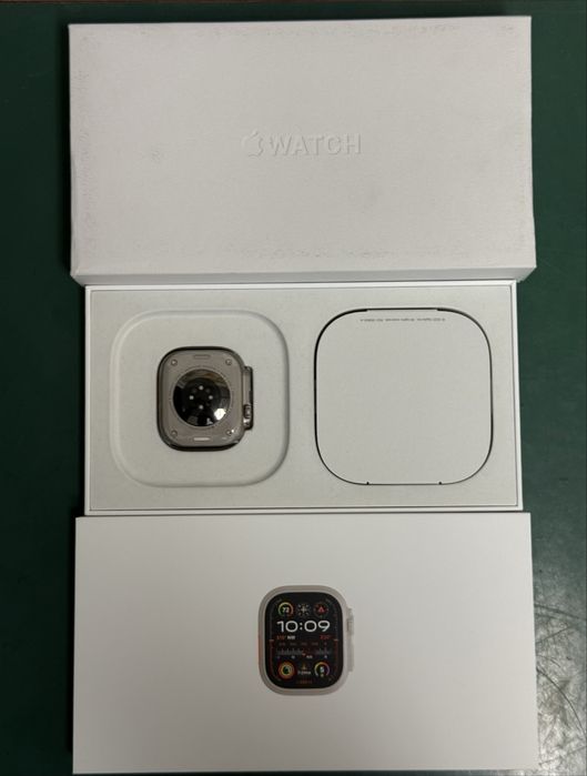Apple Watch Ultra 2 - 49mm Titanium - GPS/LTE/UMTS