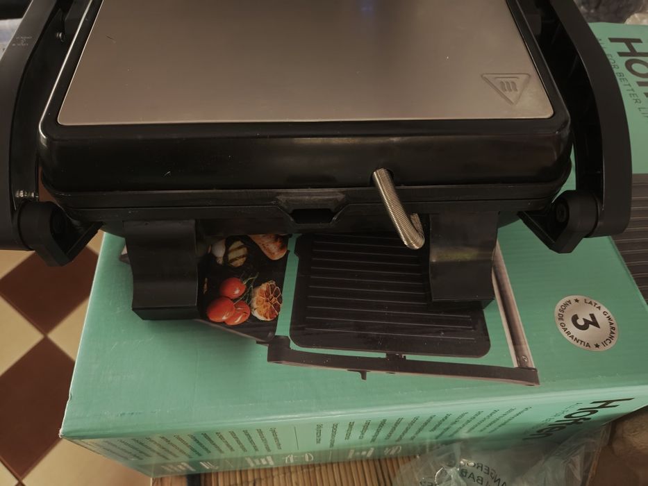 Grill elektryczny HOFFEN 2000W.  Na  gwarancji.