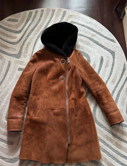 Натуральна дублянка з капюшоном