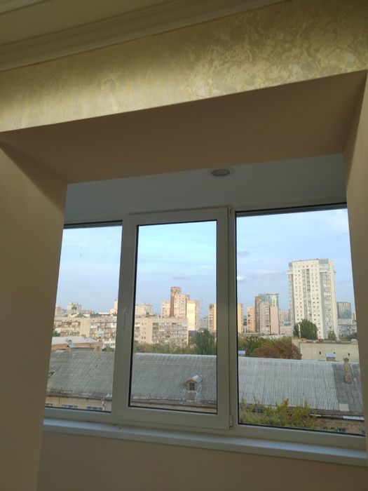 Внутрішня та зовнішня обшивка балкона деревом, ламінатом