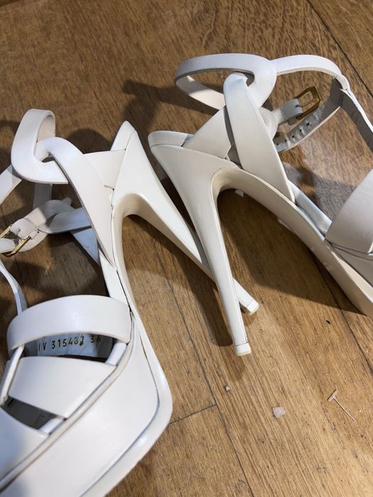 Sandálias Saint Laurent Tribute Brancas - Tamanho 36 (Originais)