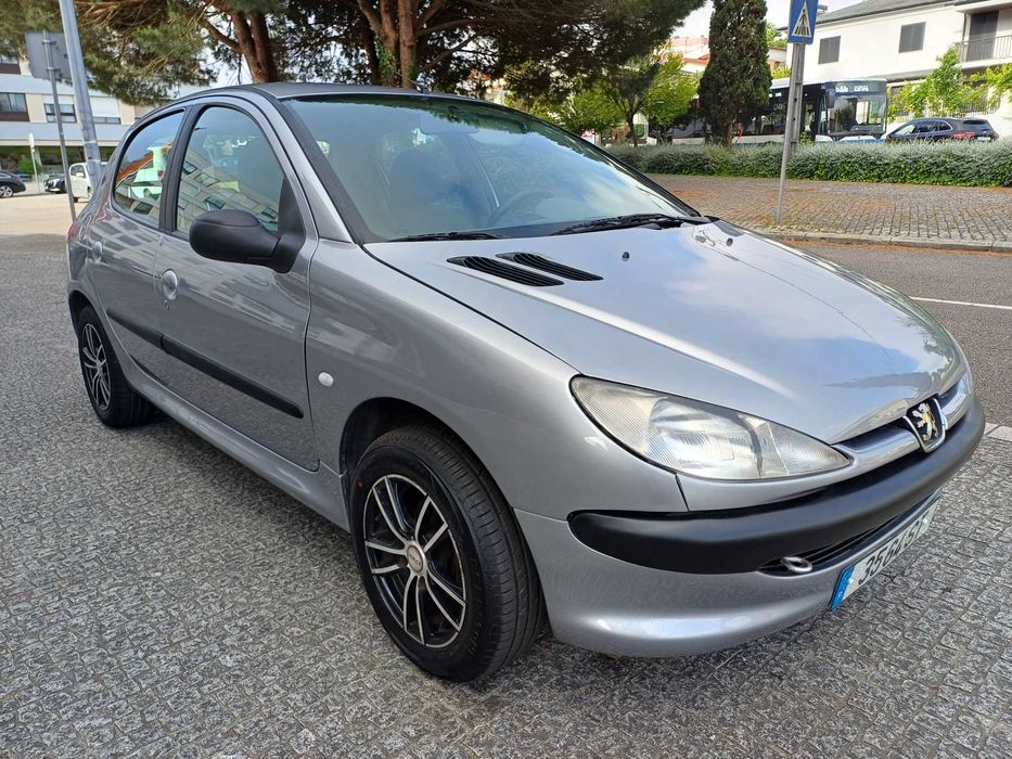 Peugeot 206 1.1 gasolina impecável