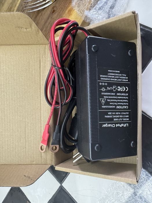 Зарядка для аккумулятора 20 А, 12V