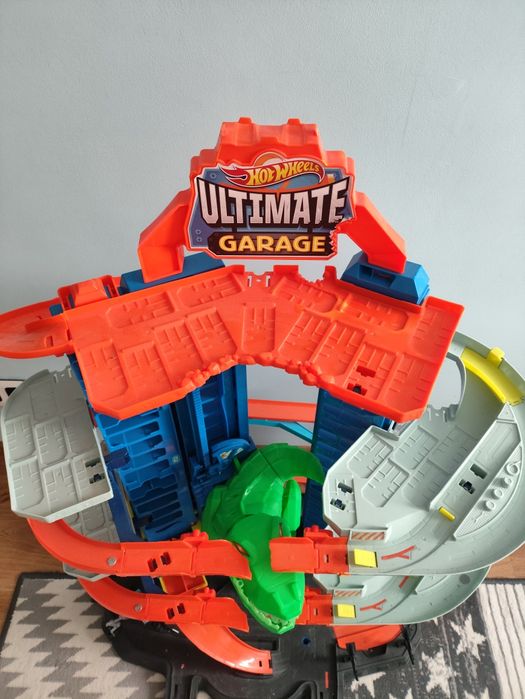 Garaż Hot wheels t-rex